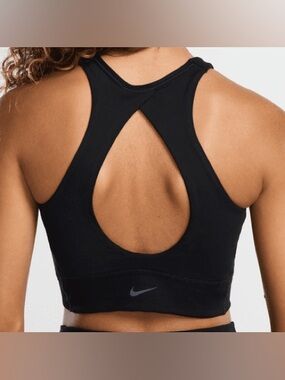 Nike One Twist
Women's Light-Support Lightly Lined High-Neck Sports Bra NWT A103